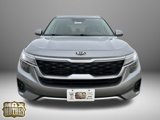 Used 2021 Kia Seltos EX image 2