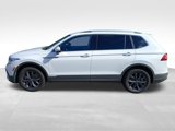 Used 2022 Volkswagen Tiguan SE image 2