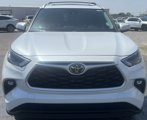 Used 2022 Toyota Highlander XLE image 3