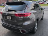 Used 2019 Toyota Highlander Limited image 3