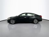 Used 2023 Nissan Altima 2.5 SV image 4