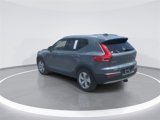 Used 2021 Volvo XC40 T5 Momentum image 5
