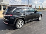 Used 2023 Jeep Grand Cherokee Limited image 3