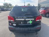 Used 2012 Kia Sorento LX w/ Convenience Pkg image 4