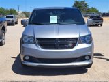 Used 2018 Dodge Grand Caravan SE image 2