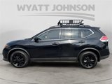 Used 2016 Nissan Rogue SV image 2