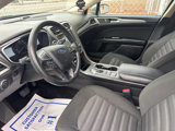 Used 2017 Ford Fusion SE w/ Fusion SE Technology Package image 5