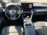Used 2022 Toyota Venza XLE image 5