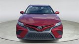 Used 2018 Toyota Camry SE image 2