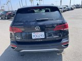 Used 2022 Volkswagen Taos SEL image 4