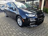 Used 2023 Chrysler Pacifica Touring-L image 3