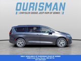 Used 2023 Chrysler Pacifica Limited image 2