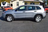 Used 2017 Jeep Cherokee Sport image 3