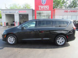 Used 2022 Chrysler Voyager LX image 2