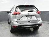 Used 2018 Nissan Rogue SV image 5
