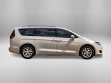 Used 2017 Chrysler Pacifica Touring-L Plus image 2