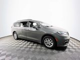 Used 2022 Chrysler Pacifica Touring-L image 3