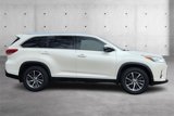 Used 2019 Toyota Highlander XLE image 2