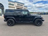 Used 2014 Jeep Wrangler Unlimited Sahara image 2