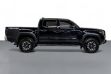 Used 2022 Toyota Tacoma TRD Off-Road image 5