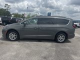 Used 2022 Chrysler Pacifica Touring-L image 2
