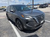Used 2024 Nissan Rogue SV image 2