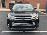 Used 2017 Toyota Highlander Limited Platinum image 2