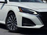 Used 2023 Nissan Altima 2.5 SV image 2