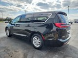 Used 2023 Chrysler Pacifica Touring-L image 2