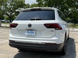 Used 2022 Volkswagen Tiguan SE w/ Panoramic Sunroof Package image 5