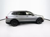 Used 2022 Volkswagen Tiguan SE image 4