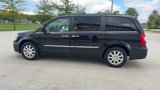 Used 2016 Chrysler Town & Country Touring w/ Driver Convenience Group image 5