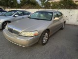 Used 2009 Lincoln Town Car Signature Limited image 3