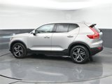 Used 2023 Volvo XC40 B5 Plus image 5