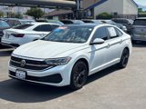 Certified 2022 Volkswagen Jetta SE image 3