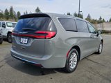 New 2025 Chrysler Pacifica Select image 4