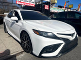 Used 2022 Toyota Camry SE image 3