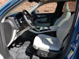 Used 2023 Volvo XC40 B5 Ultimate w/ Climate Package image 6