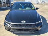 Used 2024 Hyundai Elantra Blue image 2