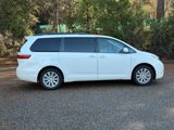 Used 2017 Toyota Sienna XLE Premium image 5