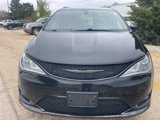 Used 2020 Chrysler Pacifica Touring-L w/ S Appearance Package image 4
