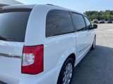 Used 2016 Chrysler Town & Country Touring image 3