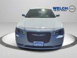 Used 2019 Chrysler 300 Touring w/ Chrome Appearance Package image 2
