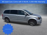 Used 2015 Chrysler Town & Country S image 2