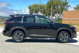 Used 2024 Nissan Rogue SV image 3