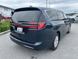 Used 2023 Chrysler Pacifica Touring-L image 3