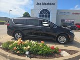 Used 2022 Chrysler Pacifica Touring-L image 4