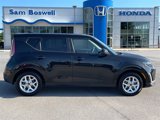 Used 2023 Kia Soul LX w/ LX Technology Package image 2