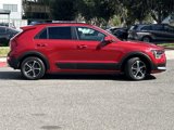 Used 2023 Kia Niro EX image 3