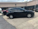 Used 2017 Nissan Rogue S image 4